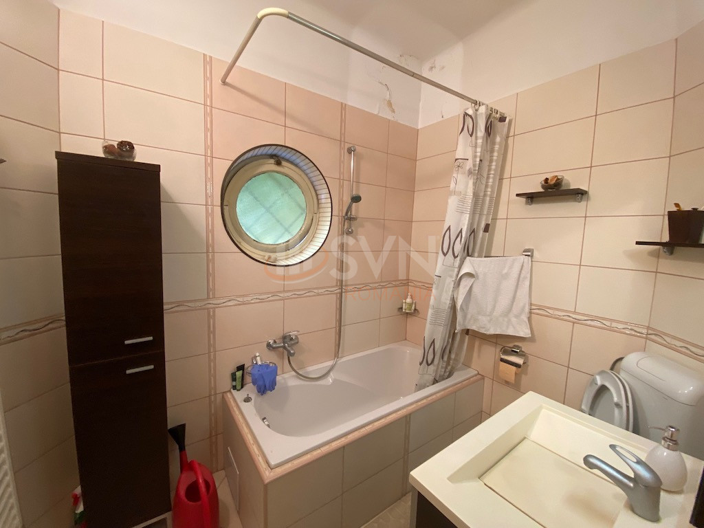 Casa, 8 camere Bucuresti/Domenii