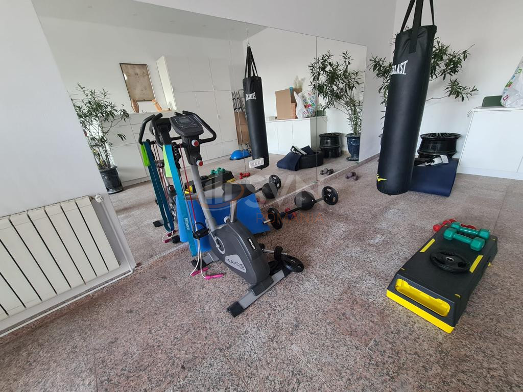 Casa, 9 camere Bucuresti/1 Mai