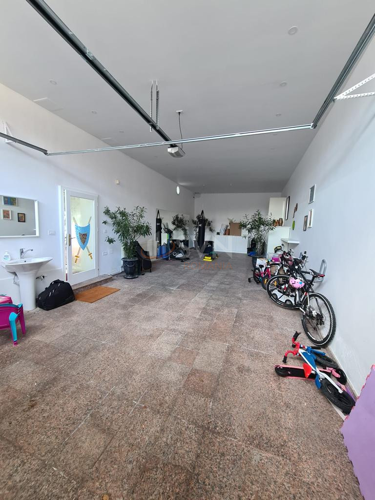 Casa, 9 camere Bucuresti/1 Mai