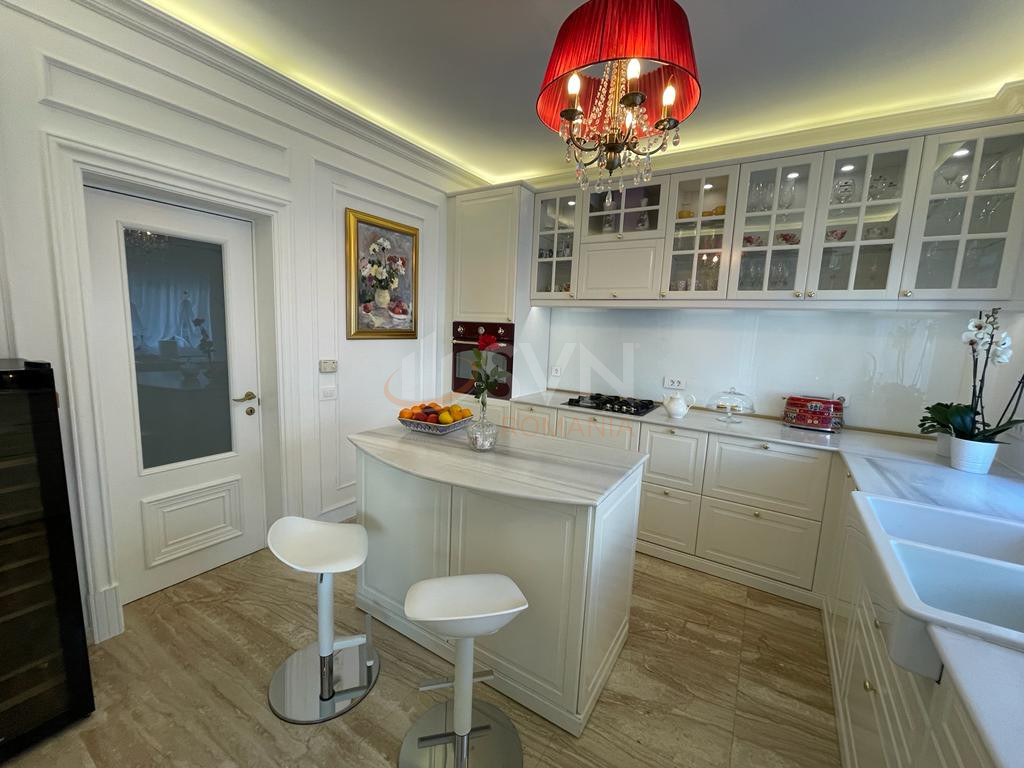 Casa, 9 camere Bucuresti/1 Mai