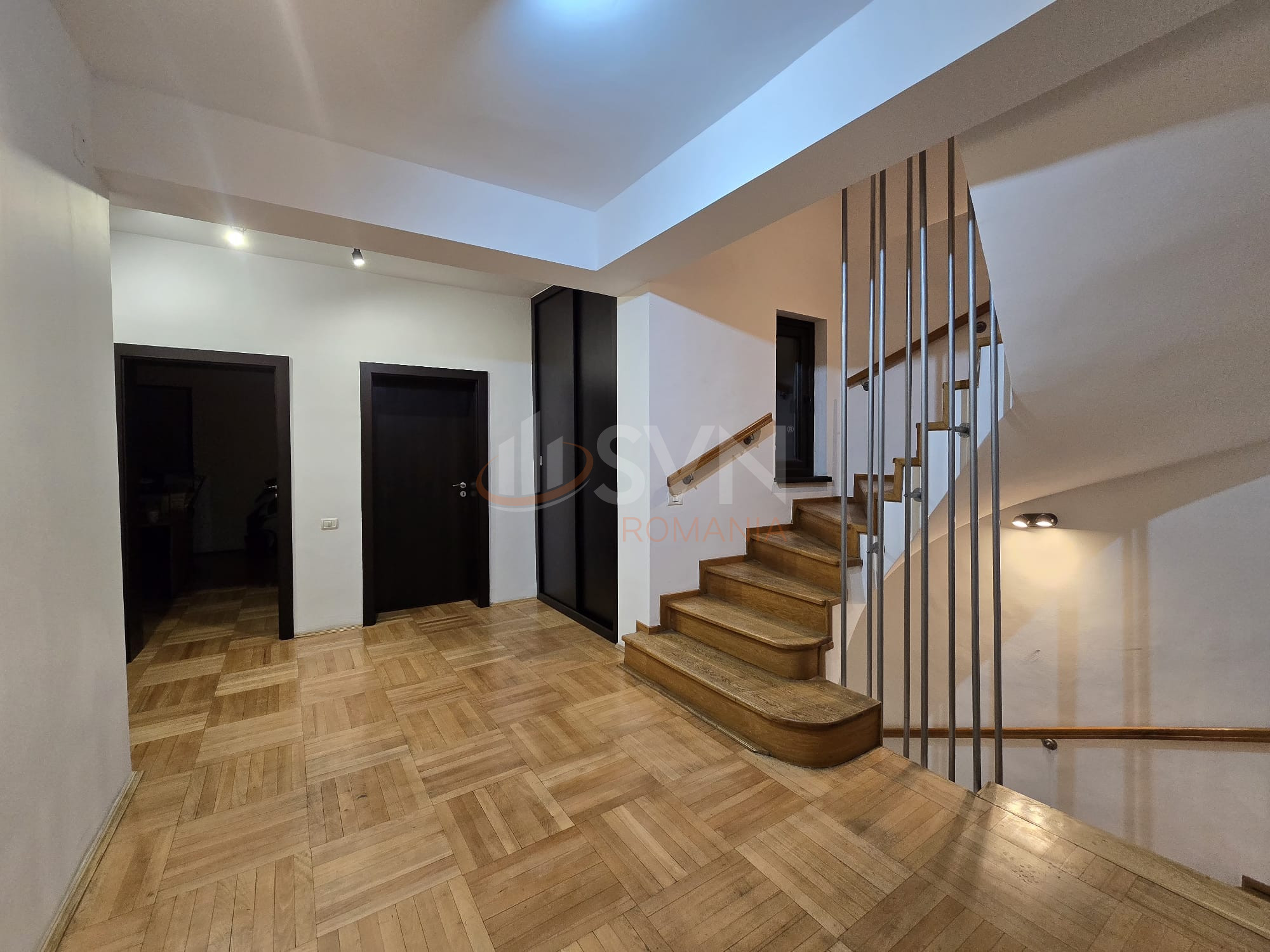 Casa, 9 camere Bucuresti/Domenii