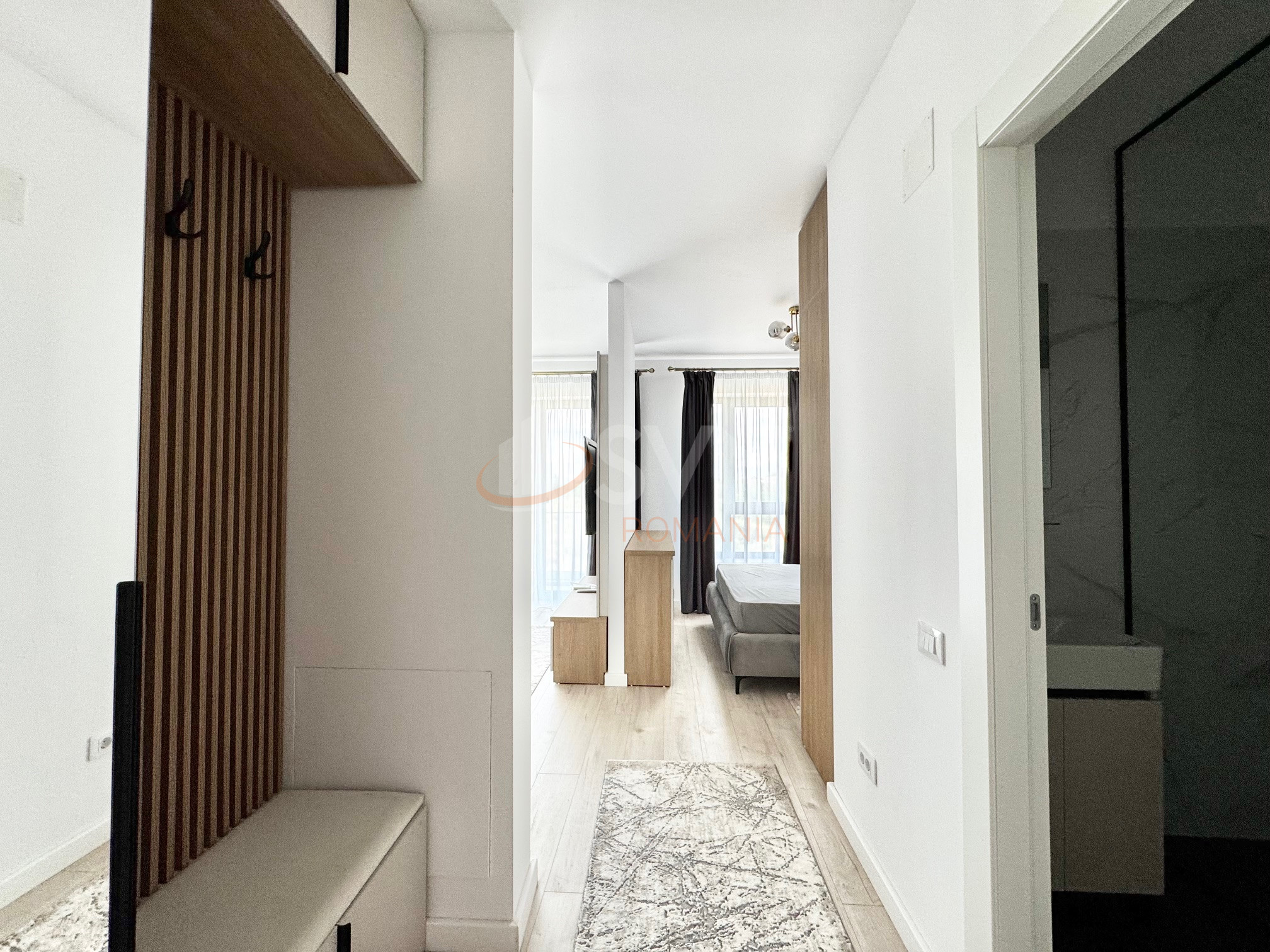 Garsoniera Bucuresti/Sisesti