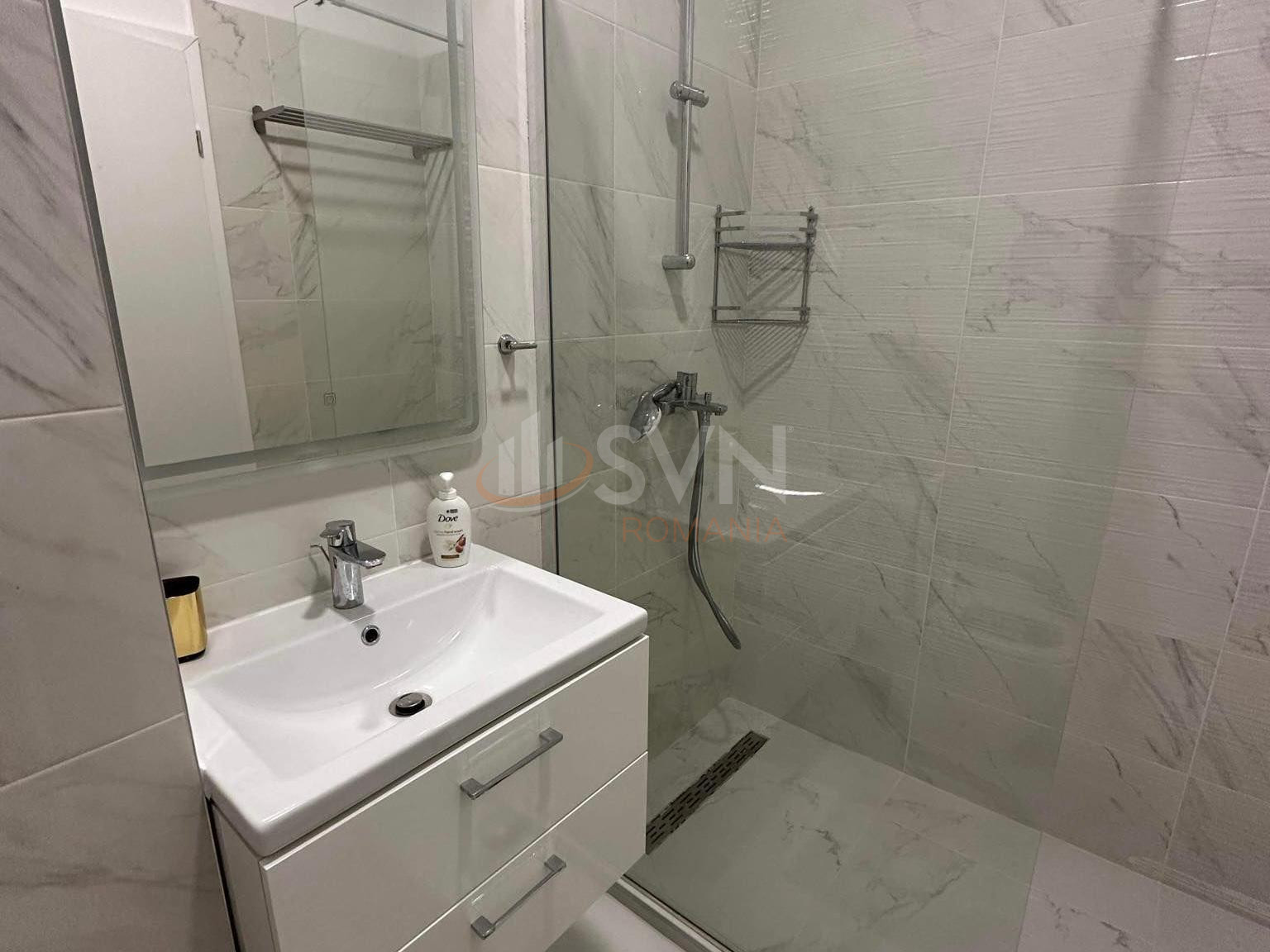 Garsoniera Bucuresti/Regie