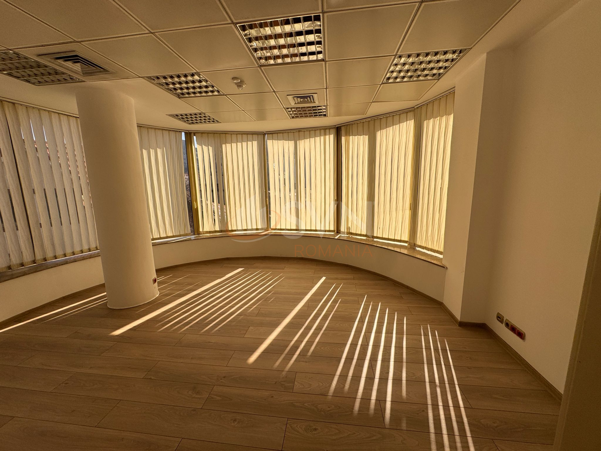 Spatiu comercial 1200 mp Bucuresti/Victoriei