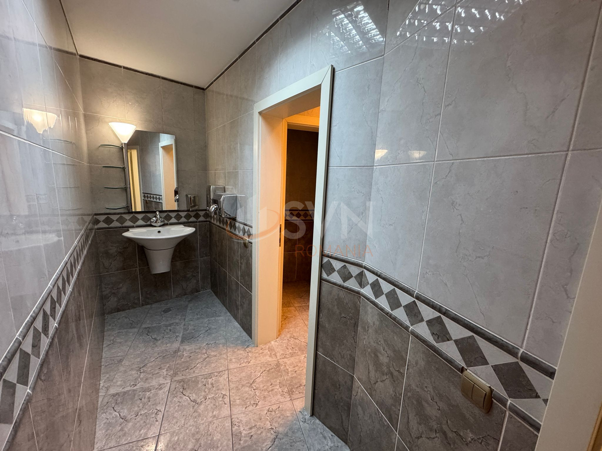 Spatiu comercial 1200 mp Bucuresti/Victoriei