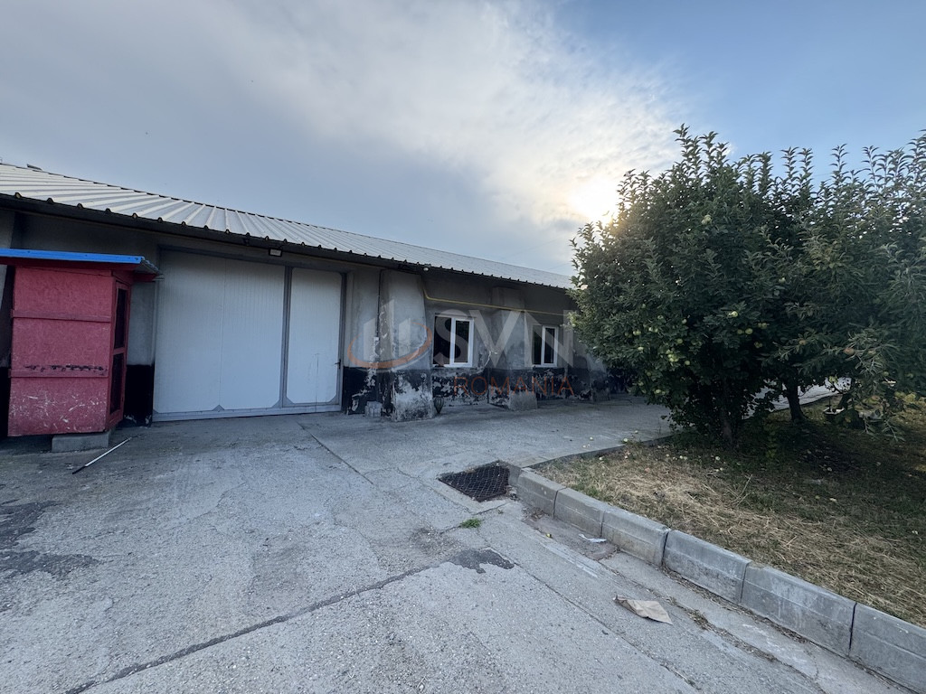 Spatiu comercial 1300 mp Valcea/Cazanesti