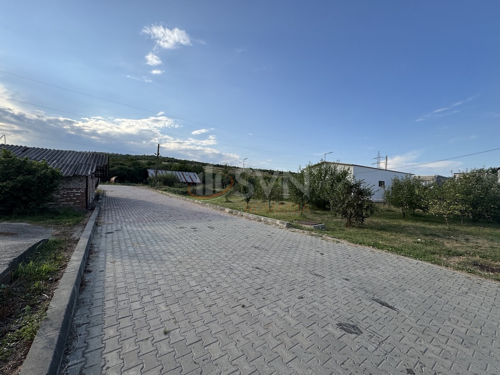 Spatiu comercial 1300 mp Valcea/Cazanesti