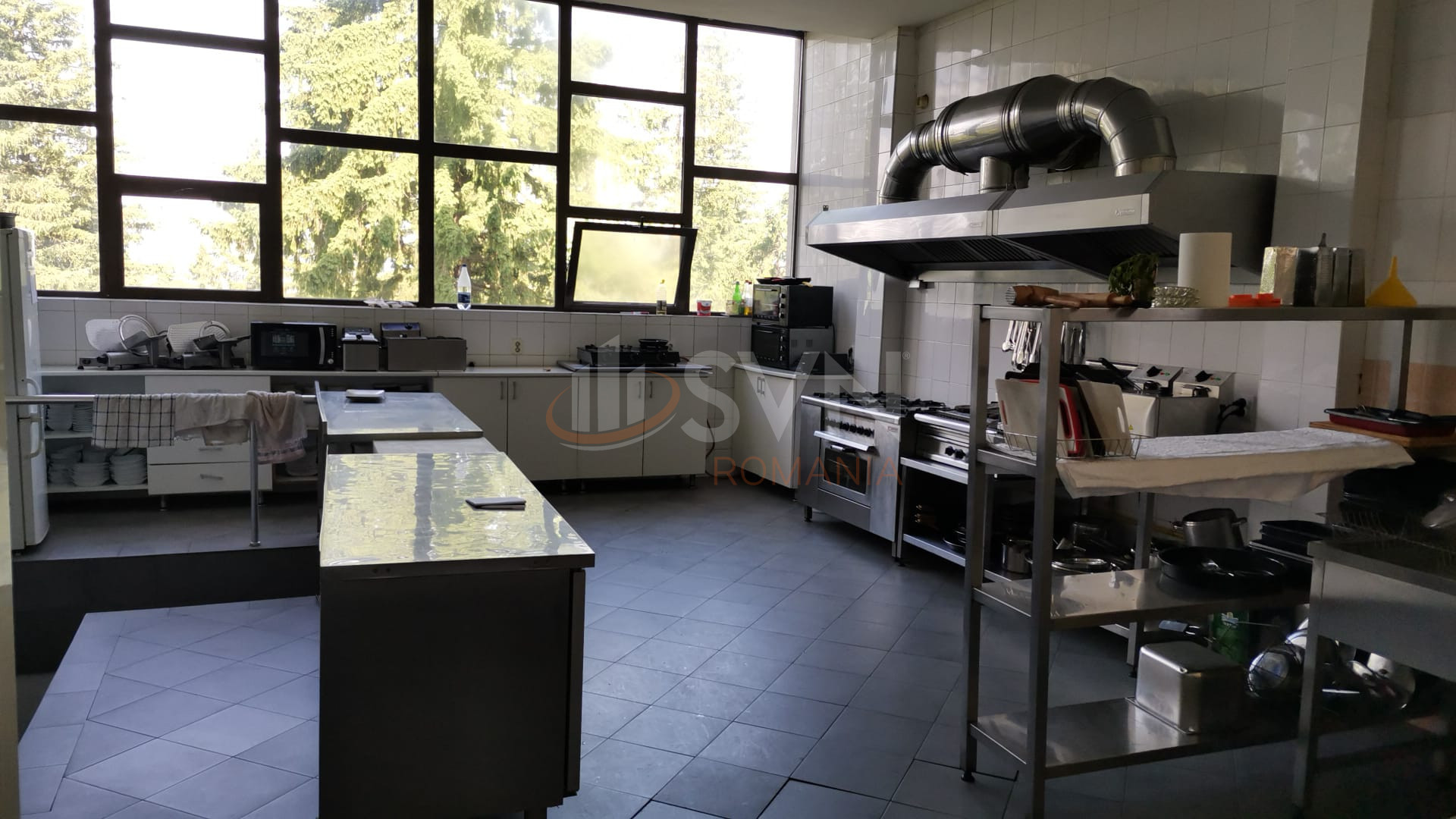 Spatiu comercial 1800 mp Gorj/Centru