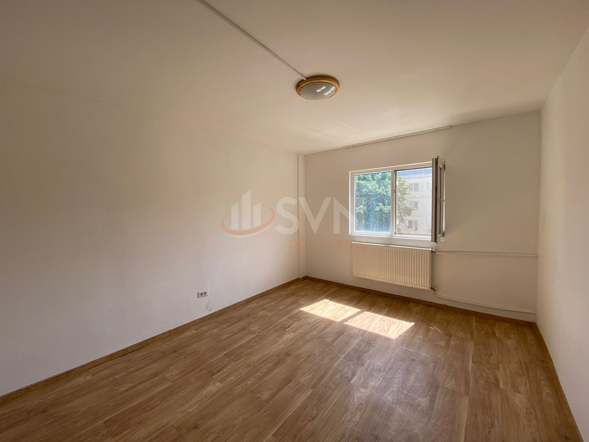 Spatiu comercial 2700 mp Bucuresti/Ozana