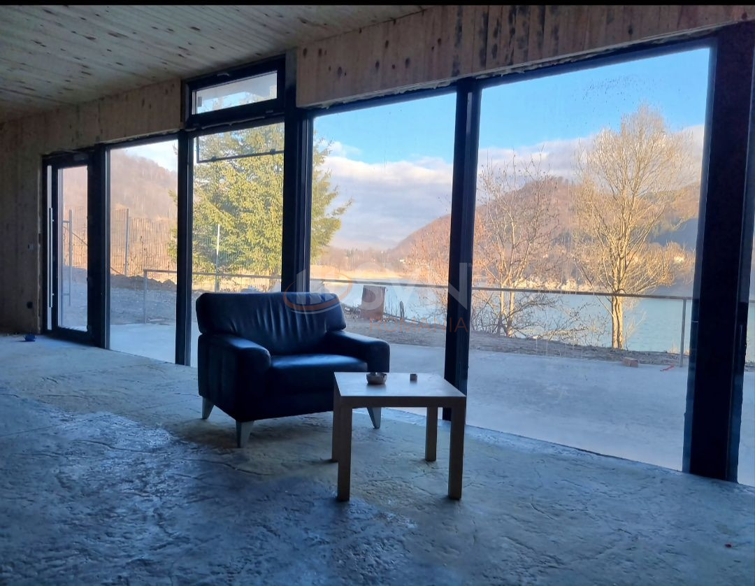 Spatiu comercial 320 mp Prahova/Centru