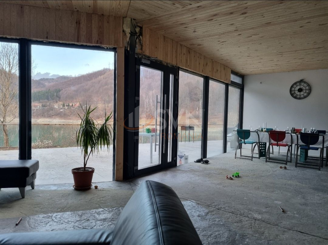 Spatiu comercial 320 mp Prahova/Centru