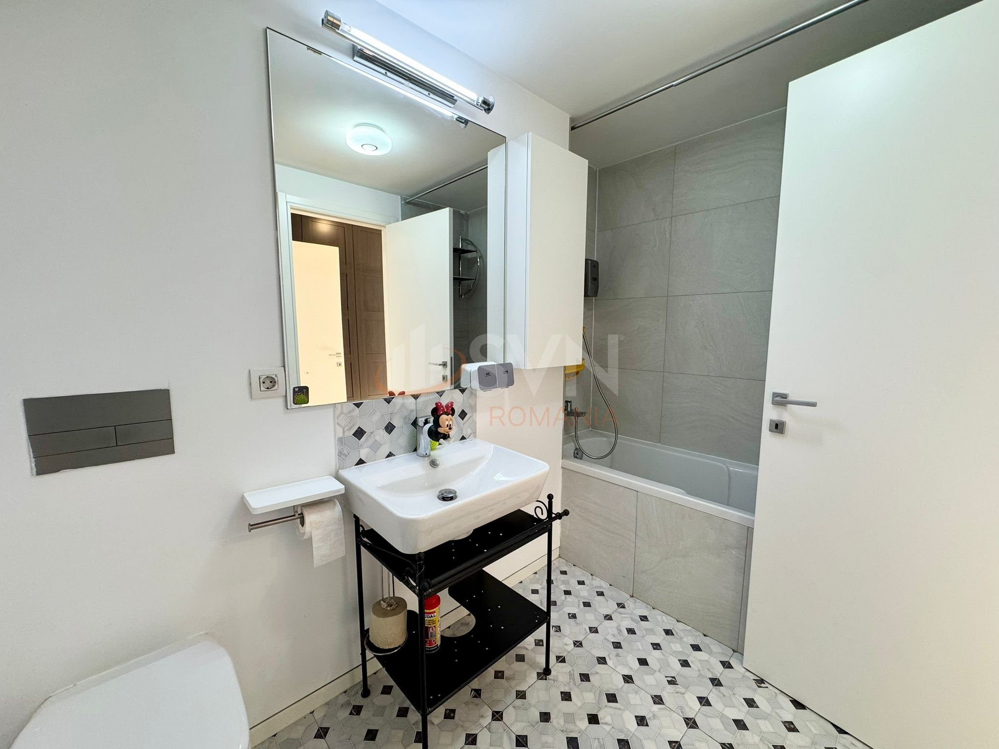 Spatiu comercial 96.93 mp Bucuresti/Piata Victoriei