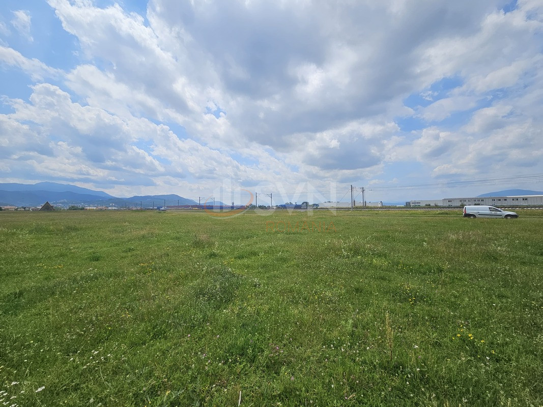 Teren 326 mp Brasov/Tractorul